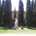 basilica_di_santa_croce_statue_garden