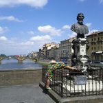 stealing_coins_from_ponte_vecchio_statue